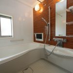 浴室は、2階にあります。トイレは各階にあります。 (風呂)