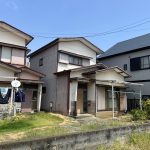 駐車場１台分　2階は雨漏りがあります。(外観)