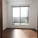 2階サービスルーム(ランドリールーム)洗濯物を干すためのフックが付いています。 2階サービスルーム(ランドリールーム)洗濯物を干すためのフックが付いています。