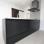 1階キッチン ガス仕様で、食洗機付です。 (キッチン) 1階キッチン ガス仕様で、食洗機付です。 (キッチン)