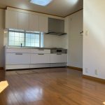 １階LDK (キッチン)