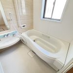 1階浴室　浴室暖房乾燥機付 (風呂)