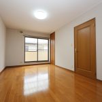 2階東側洋室　横にWICのあるお部屋です。 (寝室)