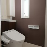 1階温水洗浄便座付トイレ トイレは各階にあります。 1階温水洗浄便座付トイレ トイレは各階にあります。