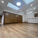 トップライト付で明るいＬＤＫ（２４帖） (居間)