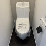 温水洗浄便座付トイレ　トイレは各階にあります。