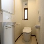 トイレは各階にあります。