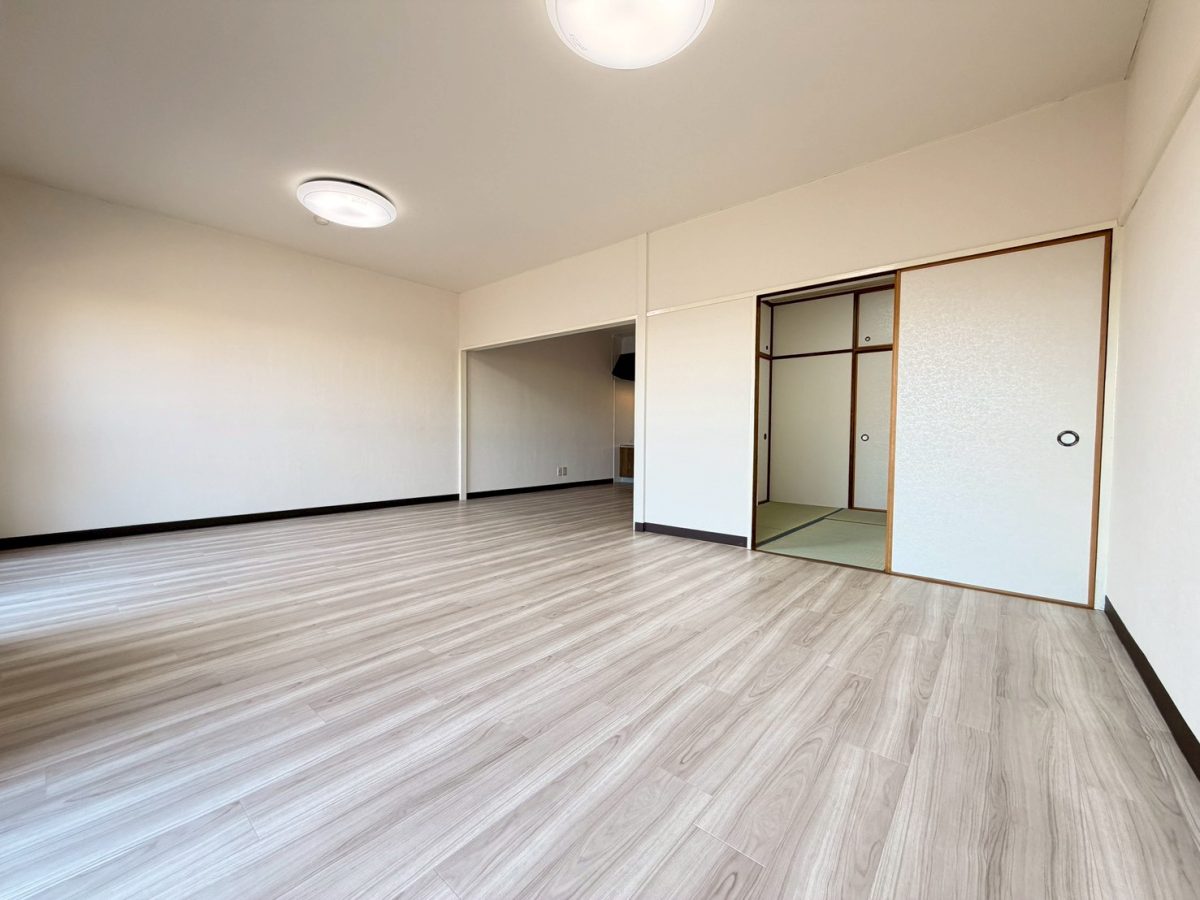 静岡市駿河区曲金三丁目［東カンマンション３F］（室内リフォーム済）