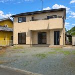 敷地65坪　駐車場3台　(外観)