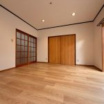 1階DK横のリビング (居間) 1階DK横のリビング (居間)